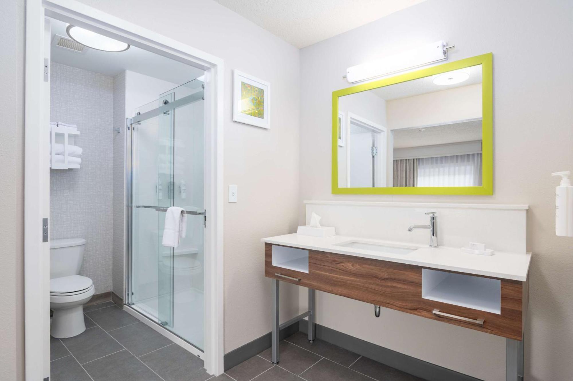 Hampton Inn & Suites Hartford-Manchester Bagian luar foto